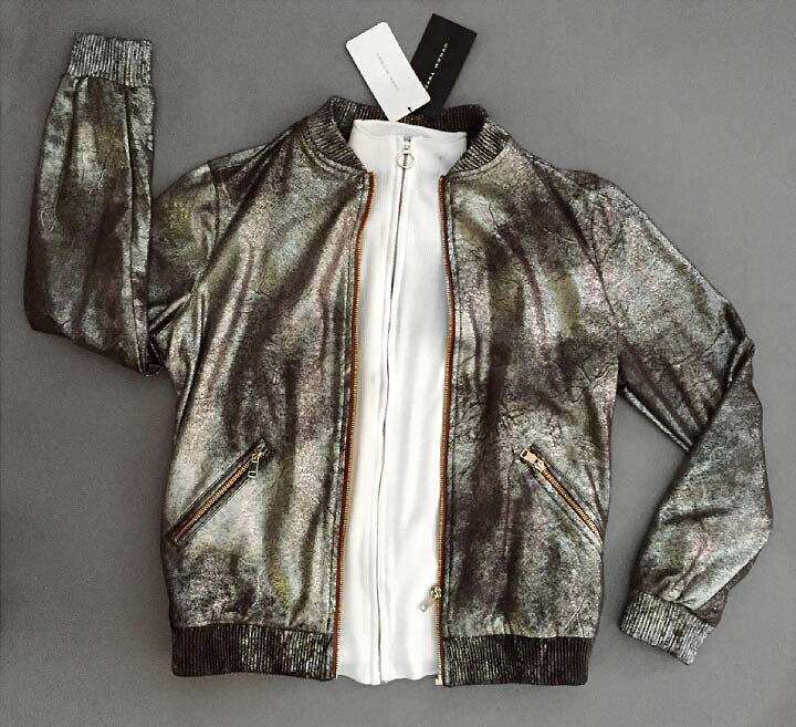 fotoshooting-model-magazin-outfit-zara-metallik-jacket-maglione