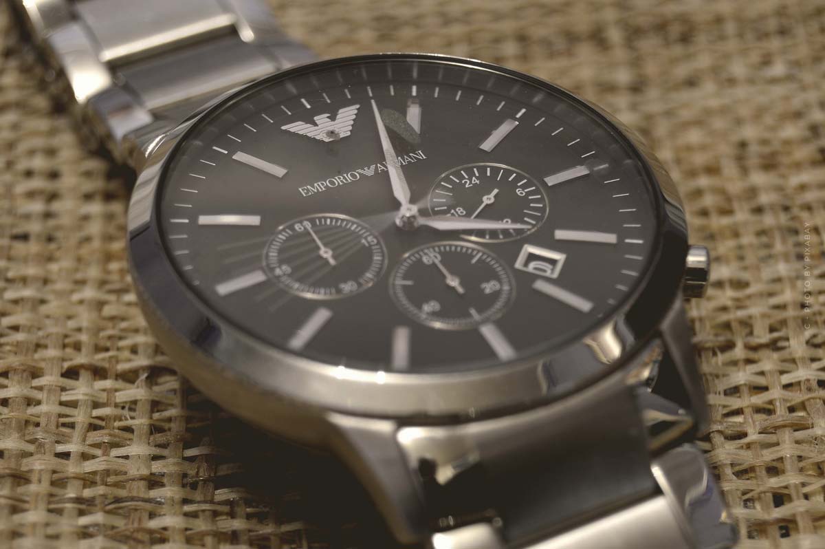 armani-schmuck-uhr-luxus-teuer-schwarz-armbanduhr